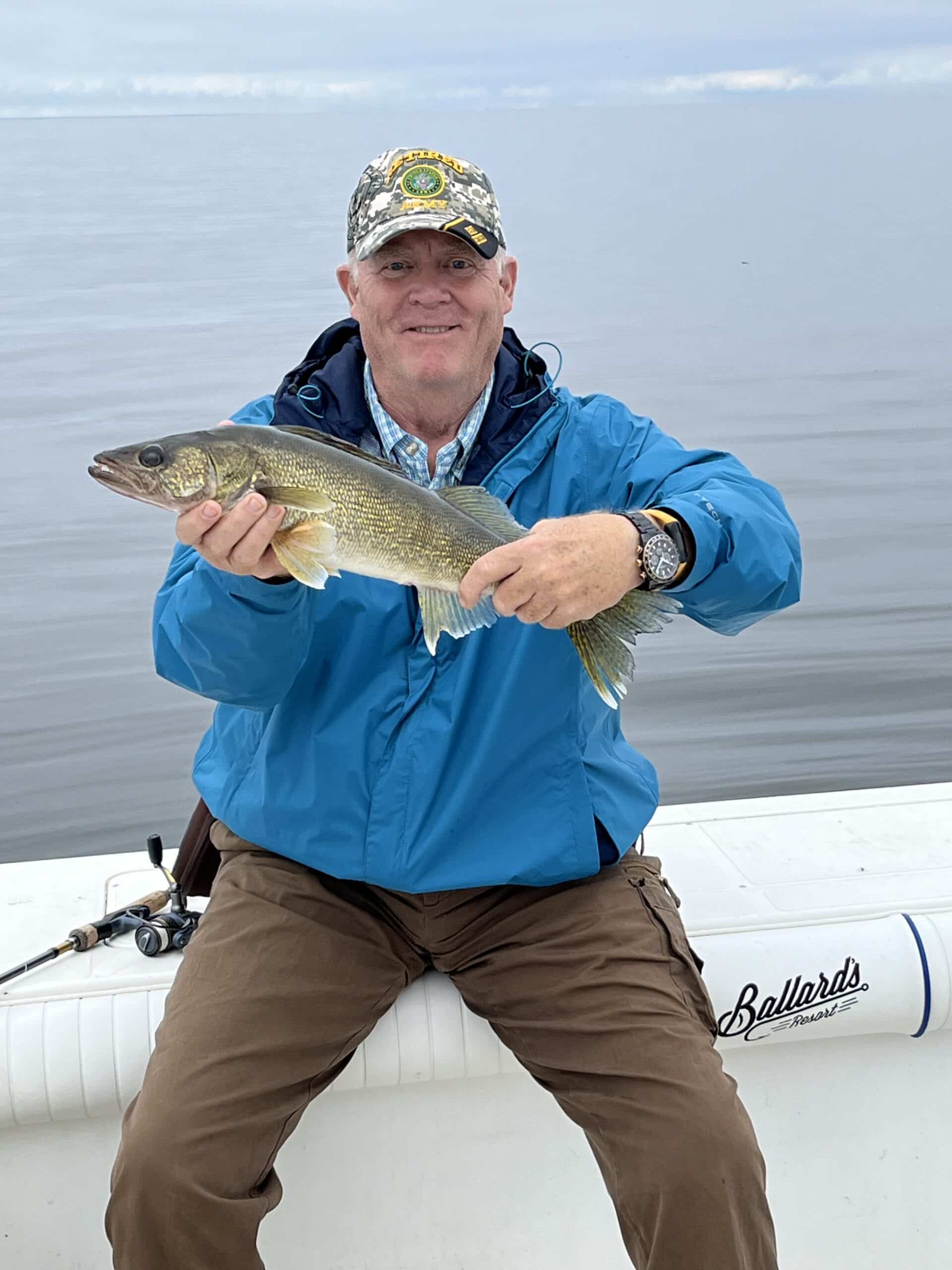 FALL WALLEYE FISHING. LAKE OF THE WOODS. BALLARD'S RESORT.