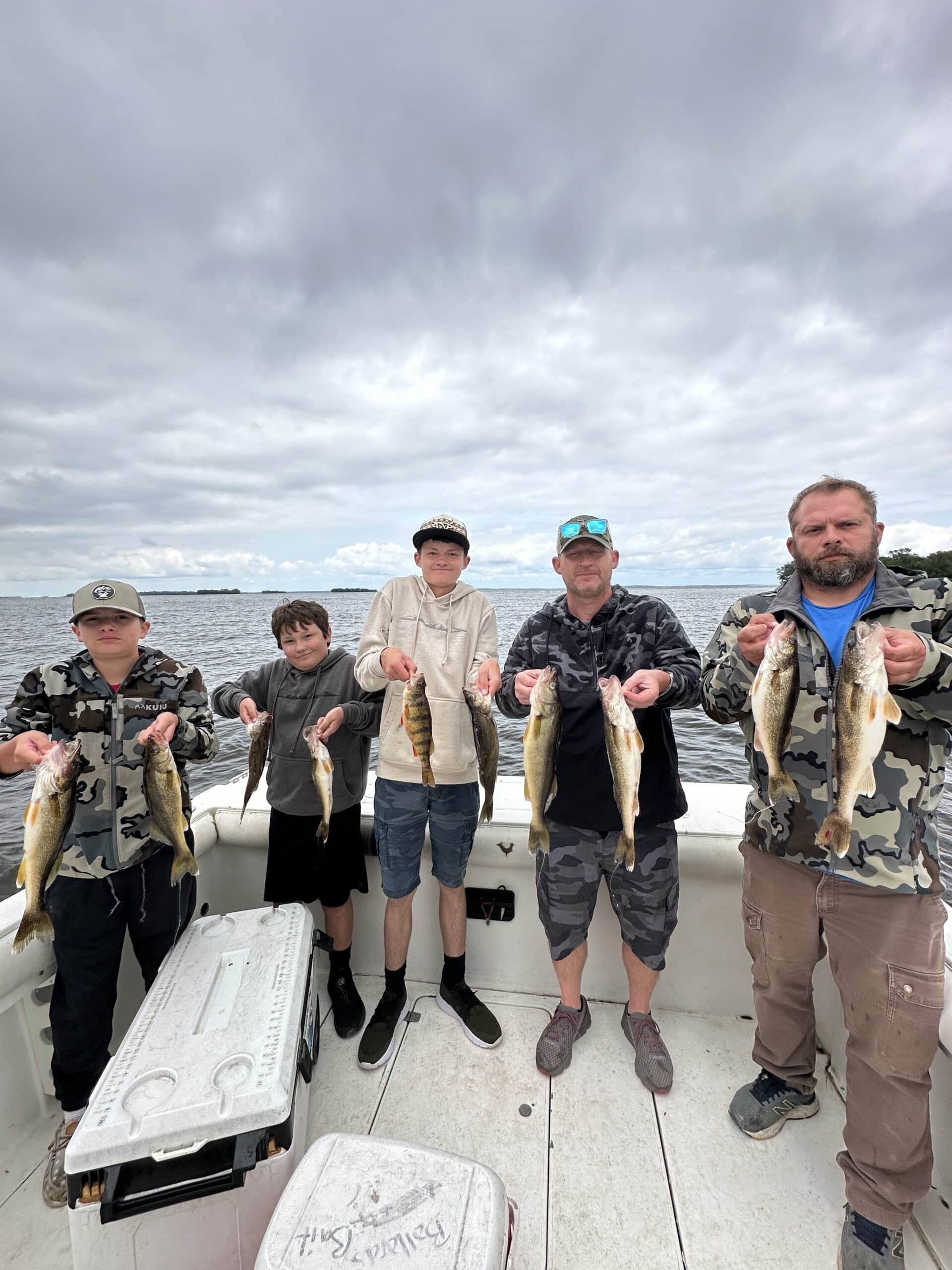 SEPTEMBER WALLEYE FISHING. LAKE OF THE WOODS. BALLARD'S RESORT.