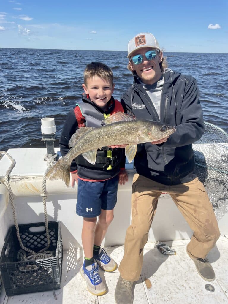 FALL FISHING. BALLARD'S RESORT. LAKE OF THE WOODS.